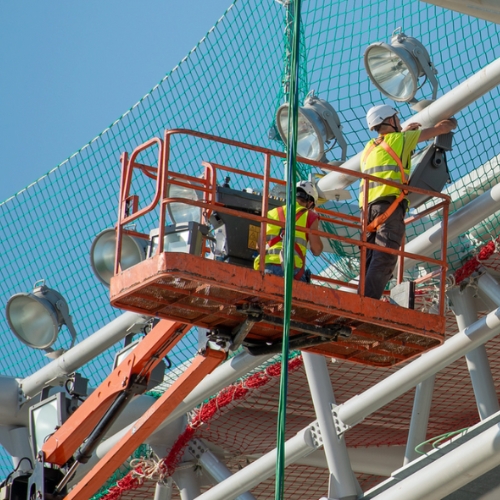 Com o curso segurança operacional de plataformas elevatórias.